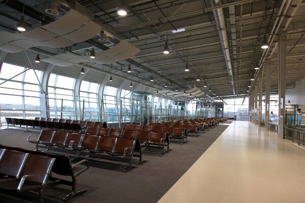 Янукович і Платіні відкрили новий термінал Львівського аеропорту. Фото