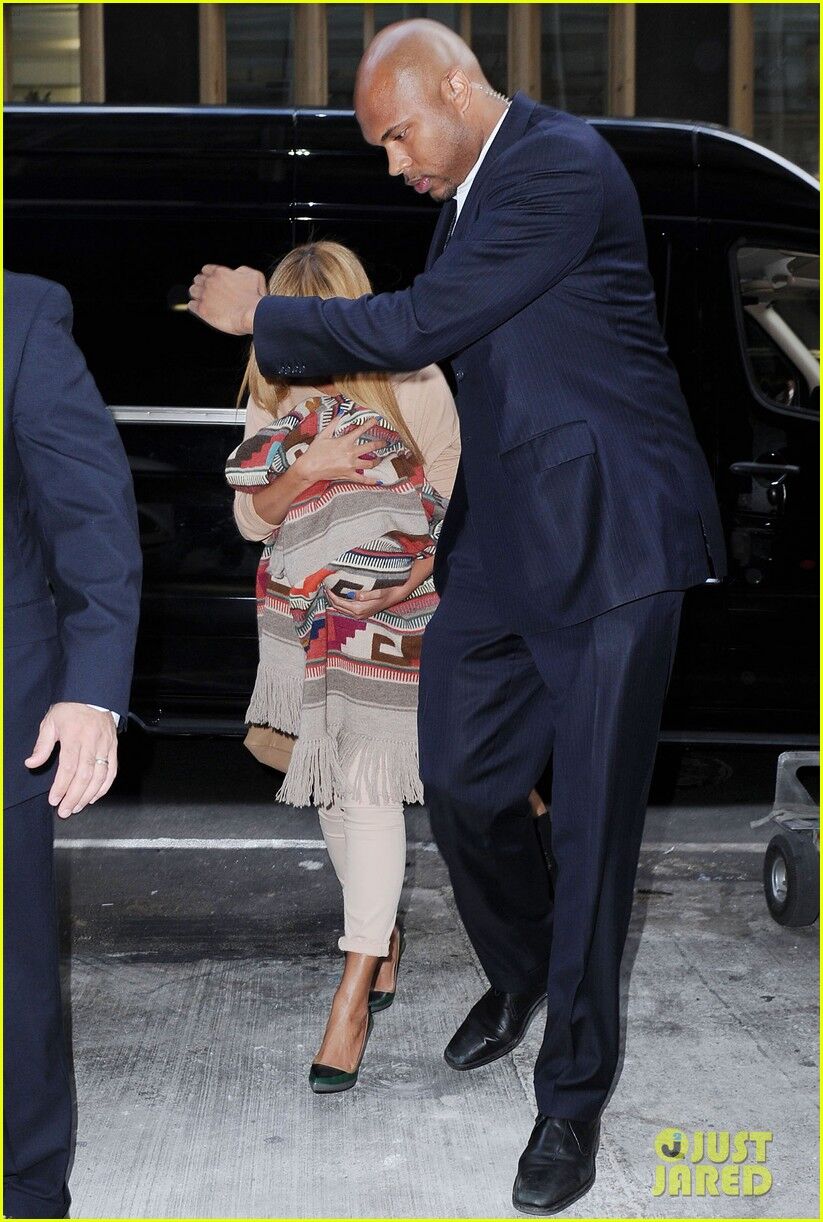 Бейонсе прилетела после отдыха. Фото