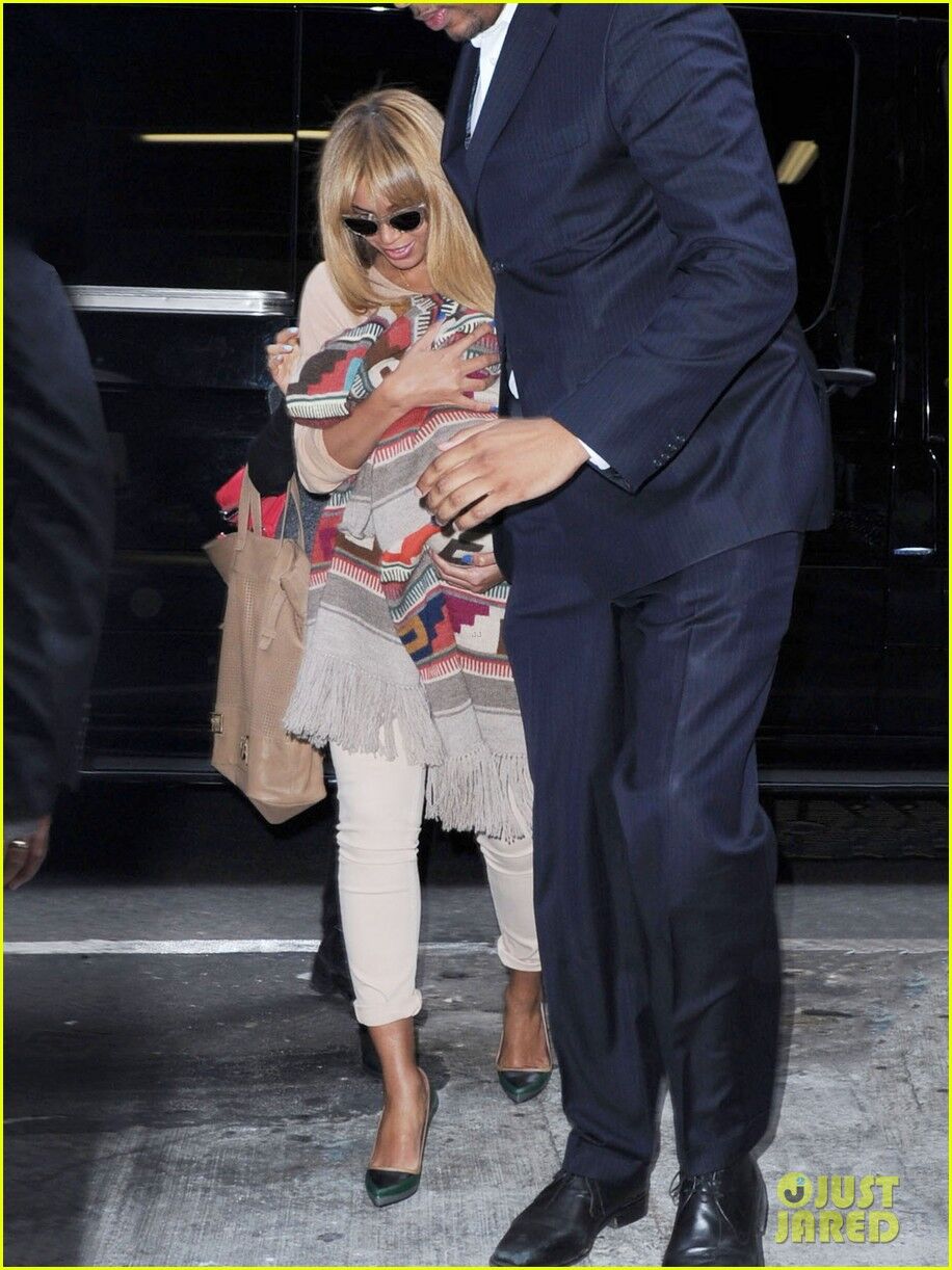 Бейонсе прилетела после отдыха. Фото