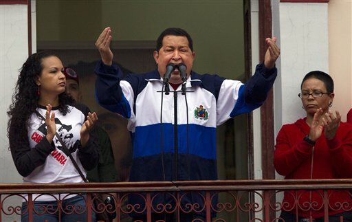 Уго Чавес показав, як він підлікувався на Кубі. Фото