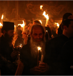 В Єрусалимі зійшов благодатний вогонь. Фото