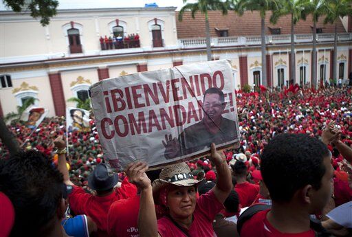 Уго Чавес показав, як він підлікувався на Кубі. Фото