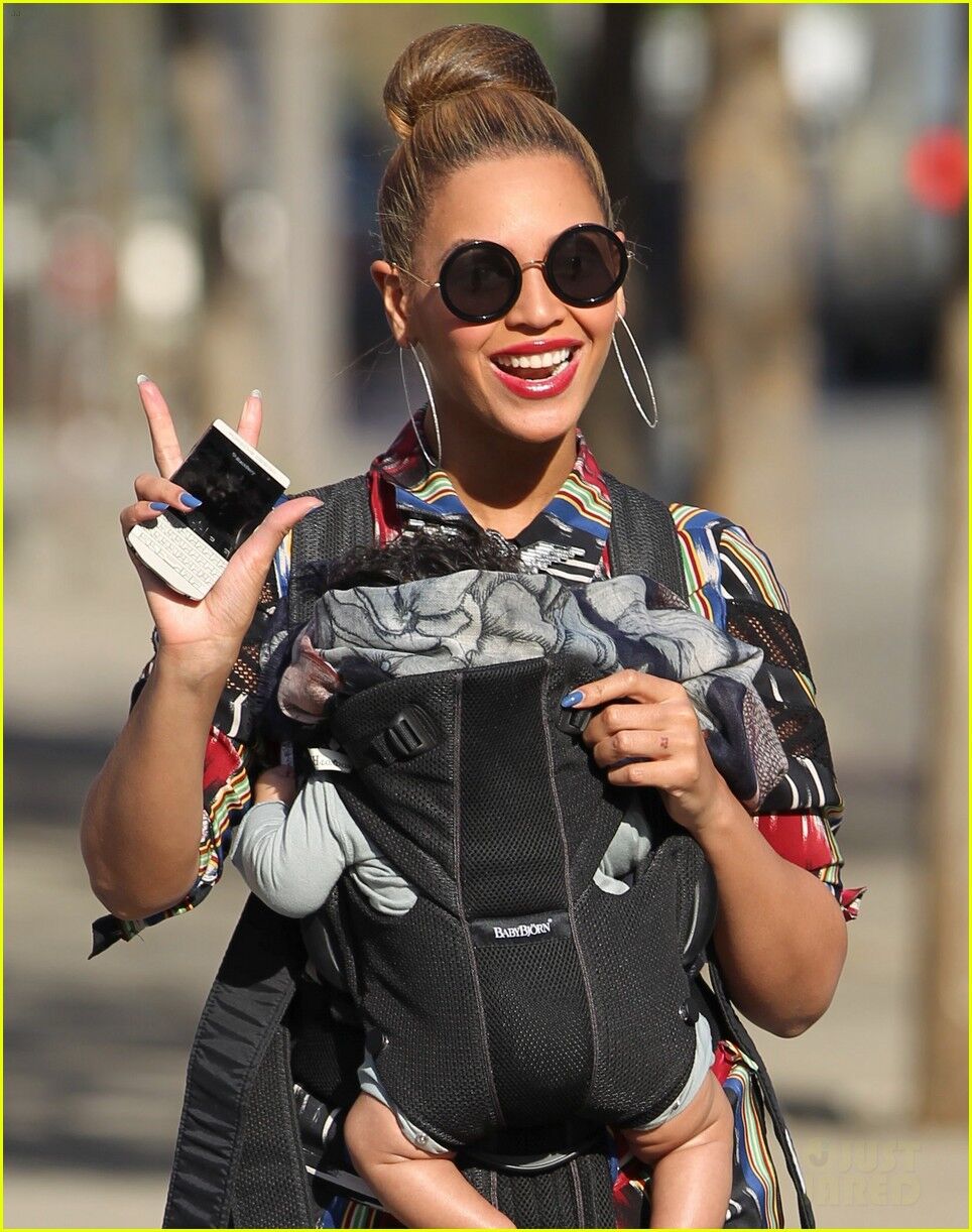 Бейонсе топает в Central Park. Фото