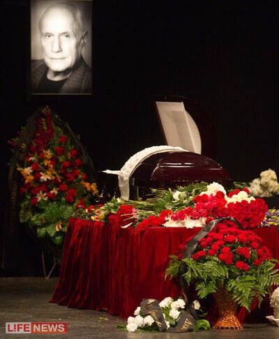 Пороховщикова провожали в последний путь криками "Браво!"