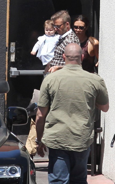 Бекхэмы празднуют день рождения Вики. Фото