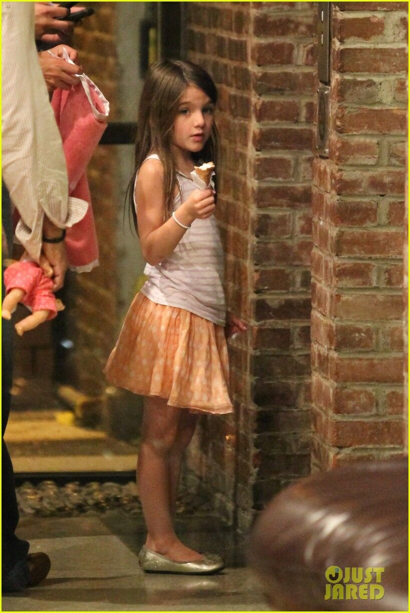 Кэти Холмс привезла Сури в Нью-Йорк. Фото