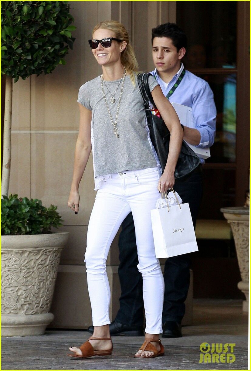 Гвинет Пэлтроу перекусила в The Montage Hotel. Фото