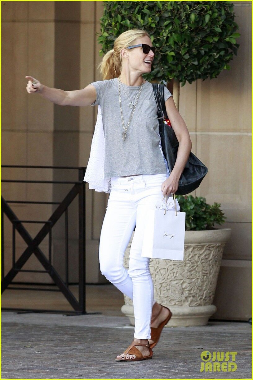 Гвинет Пэлтроу перекусила в The Montage Hotel. Фото