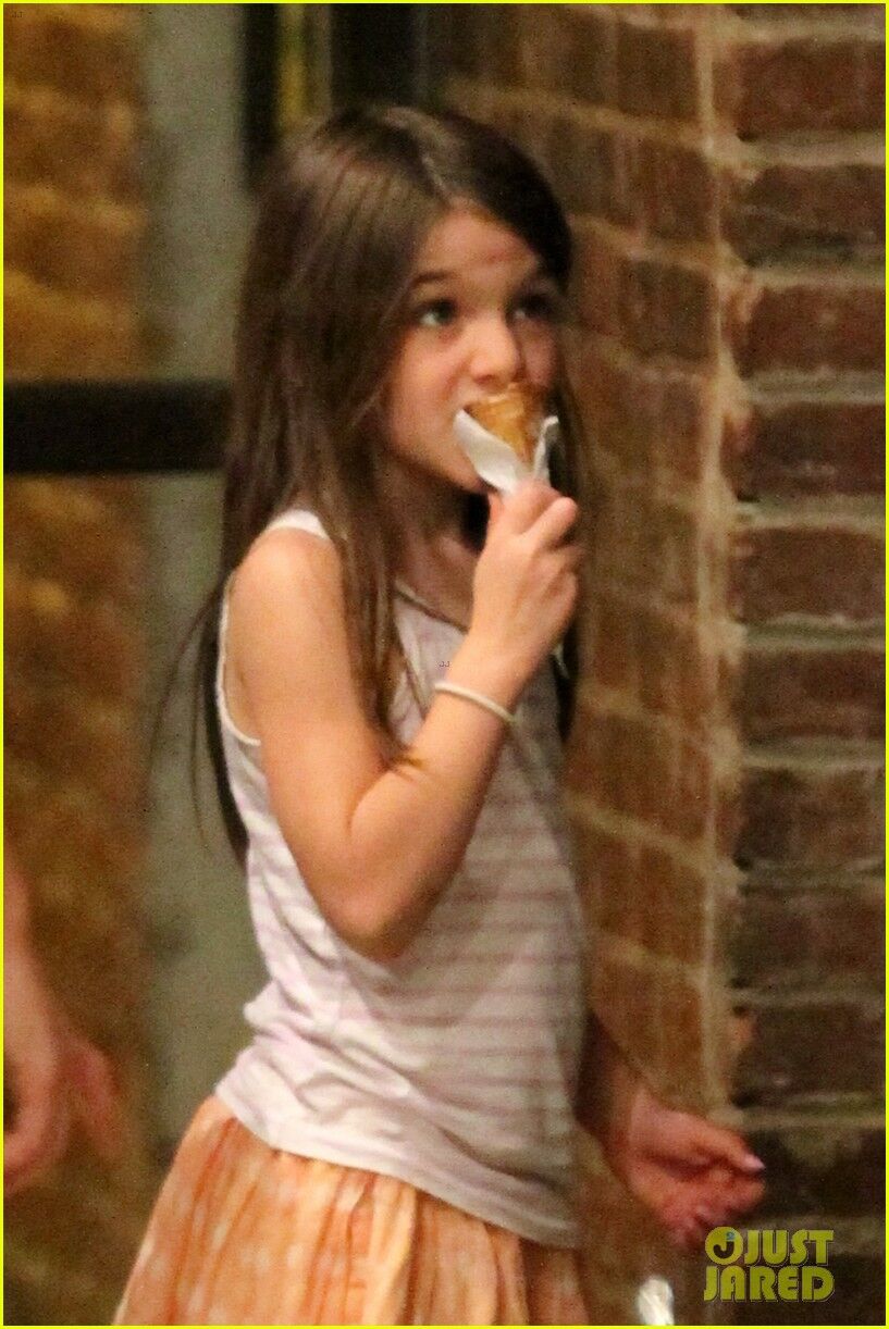 Кэти Холмс привезла Сури в Нью-Йорк. Фото