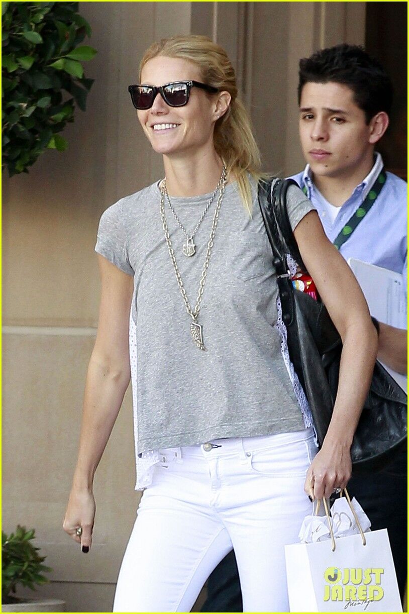 Гвинет Пэлтроу перекусила в The Montage Hotel. Фото