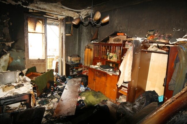 В жилом доме Киева произошел пожар, погибла семья