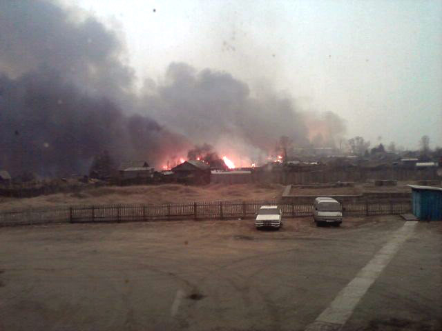 Масштабна пожежа на Далекому Сході: горять десятки будинків. Фото