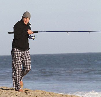 Травик нянчит детей Спирс. Фото