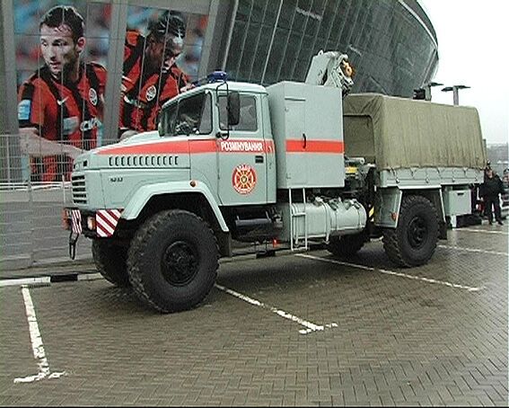 К "Евро-2012" на "Донбасс-Арене" взрывотехники провели учения. Фото