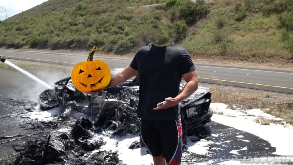 Американец, разбивший Lamborghini, стал звездой Интернета. Фото, видео 