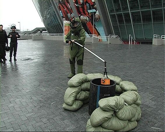 К "Евро-2012" на "Донбасс-Арене" взрывотехники провели учения. Фото