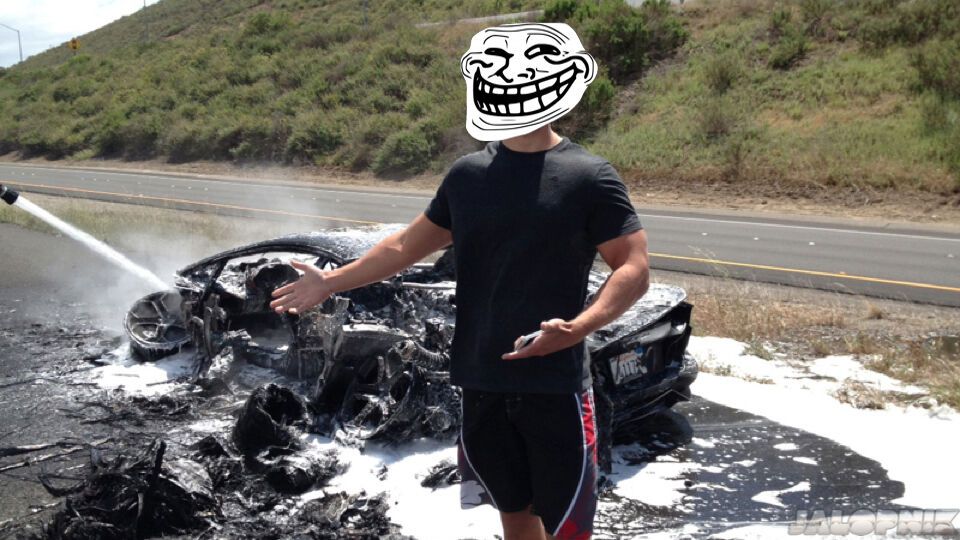 Американец, разбивший Lamborghini, стал звездой Интернета. Фото, видео 