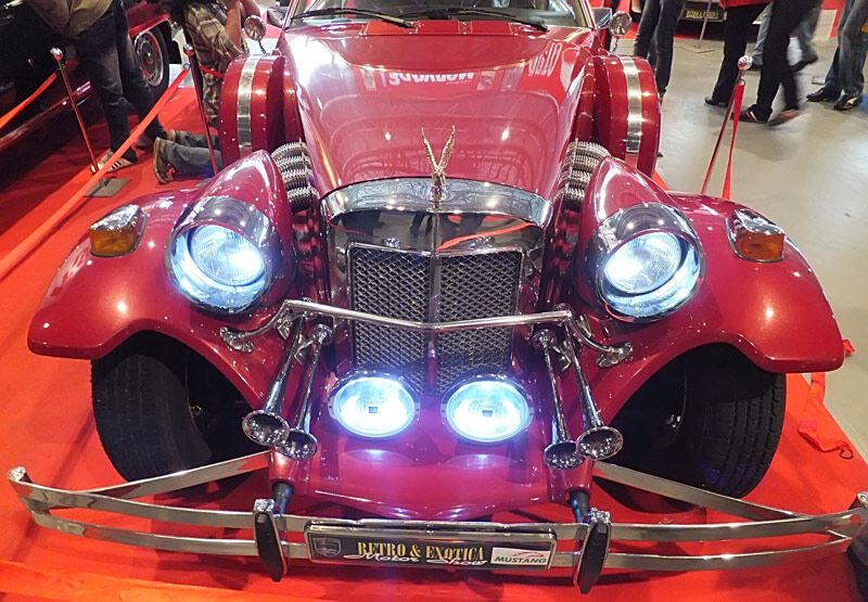 "Киношные" авто с киевской выставки "Ретро и Экзотика Мотор Шоу". Фото