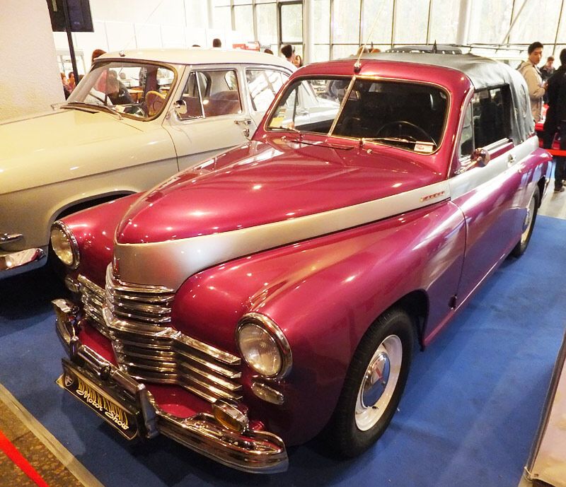 "Киношные" авто с киевской выставки "Ретро и Экзотика Мотор Шоу". Фото