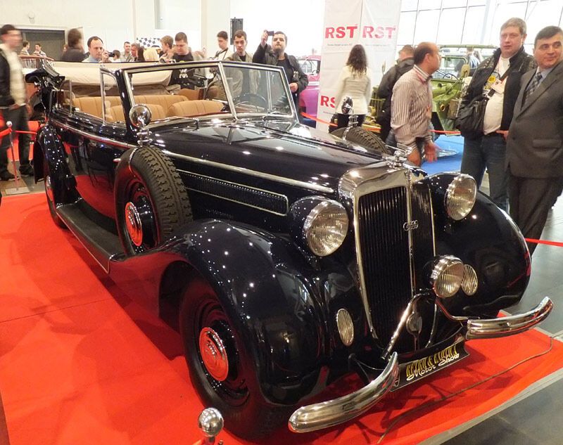 "Киношные" авто с киевской выставки "Ретро и Экзотика Мотор Шоу". Фото