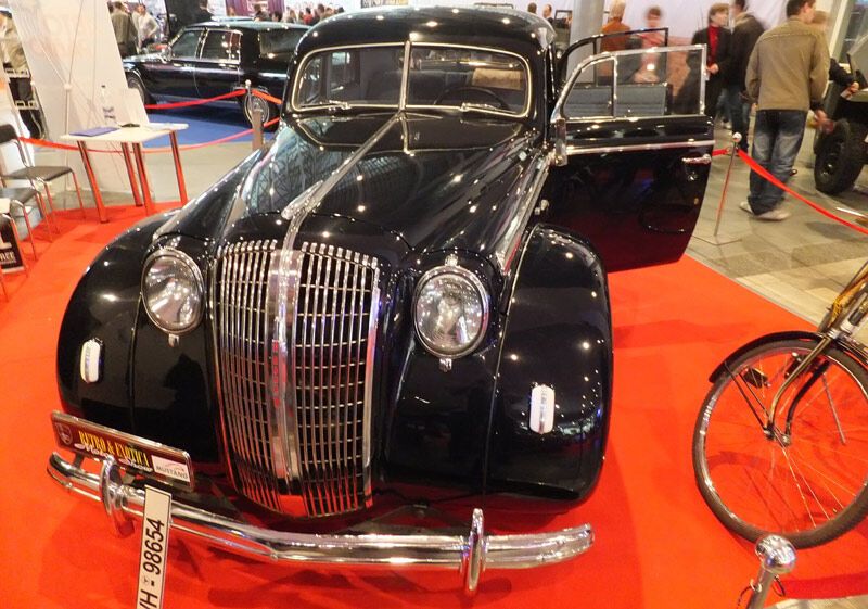 "Киношные" авто с киевской выставки "Ретро и Экзотика Мотор Шоу". Фото