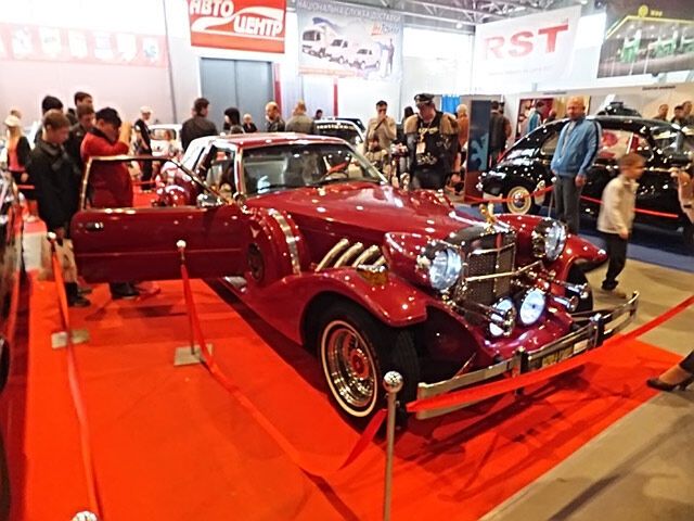 "Киношные" авто с киевской выставки "Ретро и Экзотика Мотор Шоу". Фото