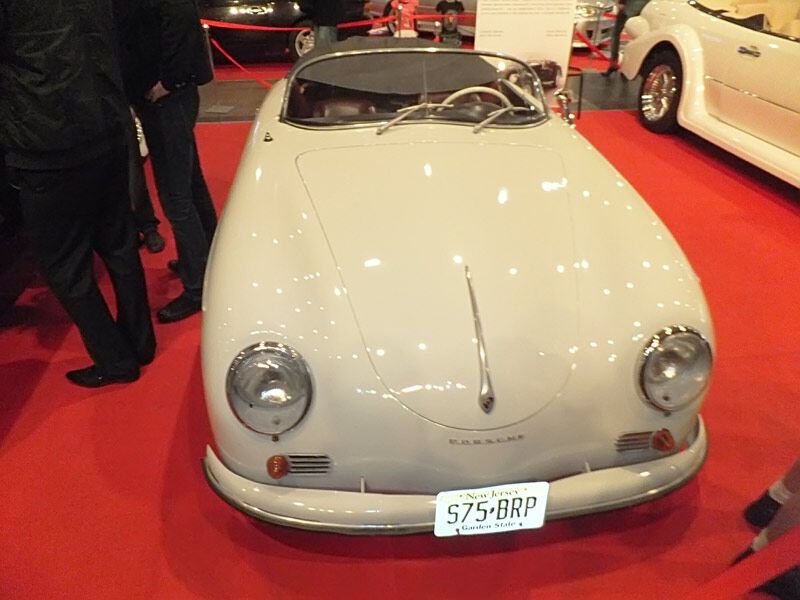 "Киношные" авто с киевской выставки "Ретро и Экзотика Мотор Шоу". Фото