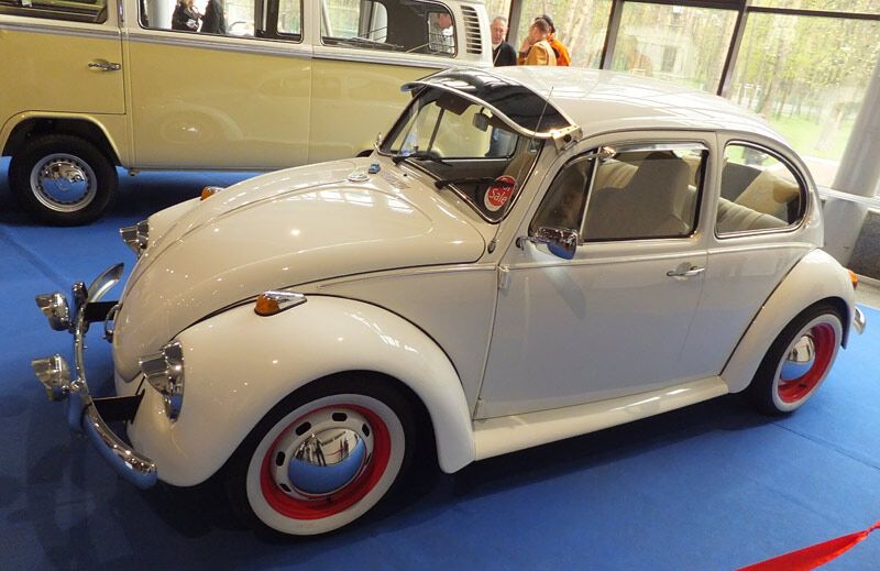 "Киношные" авто с киевской выставки "Ретро и Экзотика Мотор Шоу". Фото