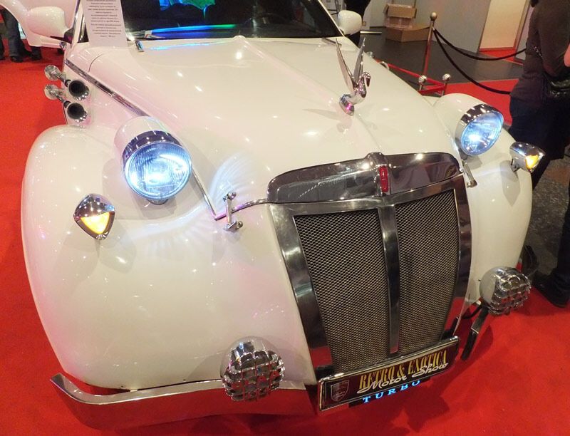 "Киношные" авто с киевской выставки "Ретро и Экзотика Мотор Шоу". Фото