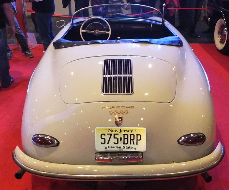 "Киношные" авто с киевской выставки "Ретро и Экзотика Мотор Шоу". Фото