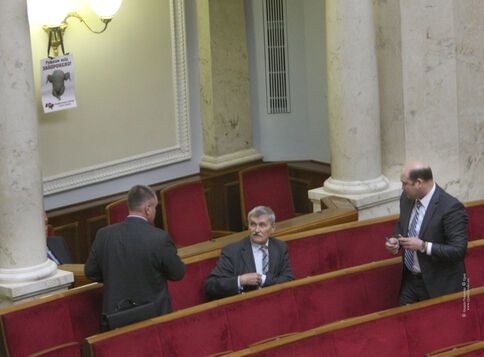 БЮТ блокує Раду незважаючи на кінець робочого дня. Фото