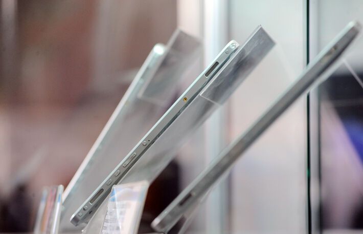 Белорусское госпредприятие "Горизонт" выпустило "убийц" iPad. Фото