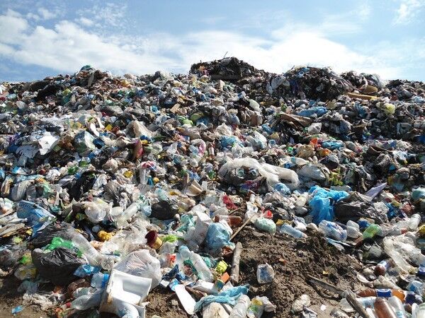 Репортаж з пекла: 56 гектарів "чистого сміття" під Києвом