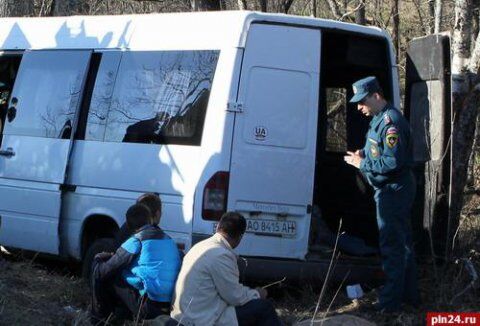 В России автобус с украинцами врезался в дерево
