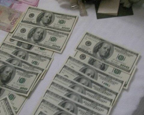 В Киеве накрыли элитный бордель с "добропорядочными" путанами. Фото