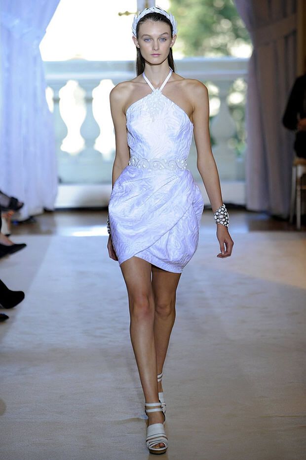 Лето 2012 оденет женщин в белые наряды. Фото 