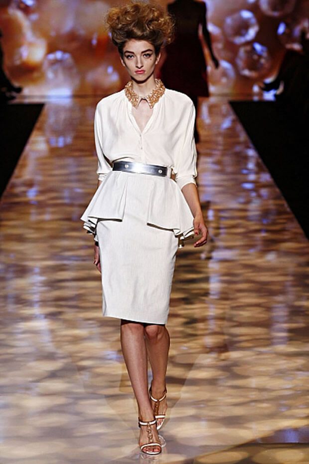 Лето 2012 оденет женщин в белые наряды. Фото 