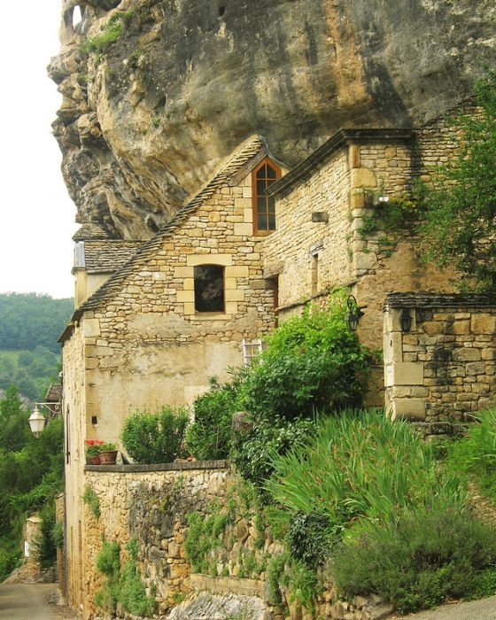 Французская провинция. Деревня La Roque Gageac