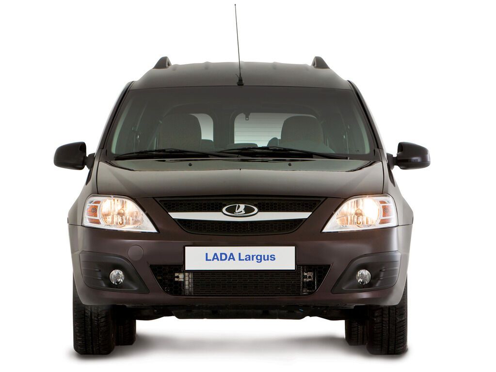 "АвтоВАЗ" и Путин представили новый автомобиль - универсал Lada Largus. Фото