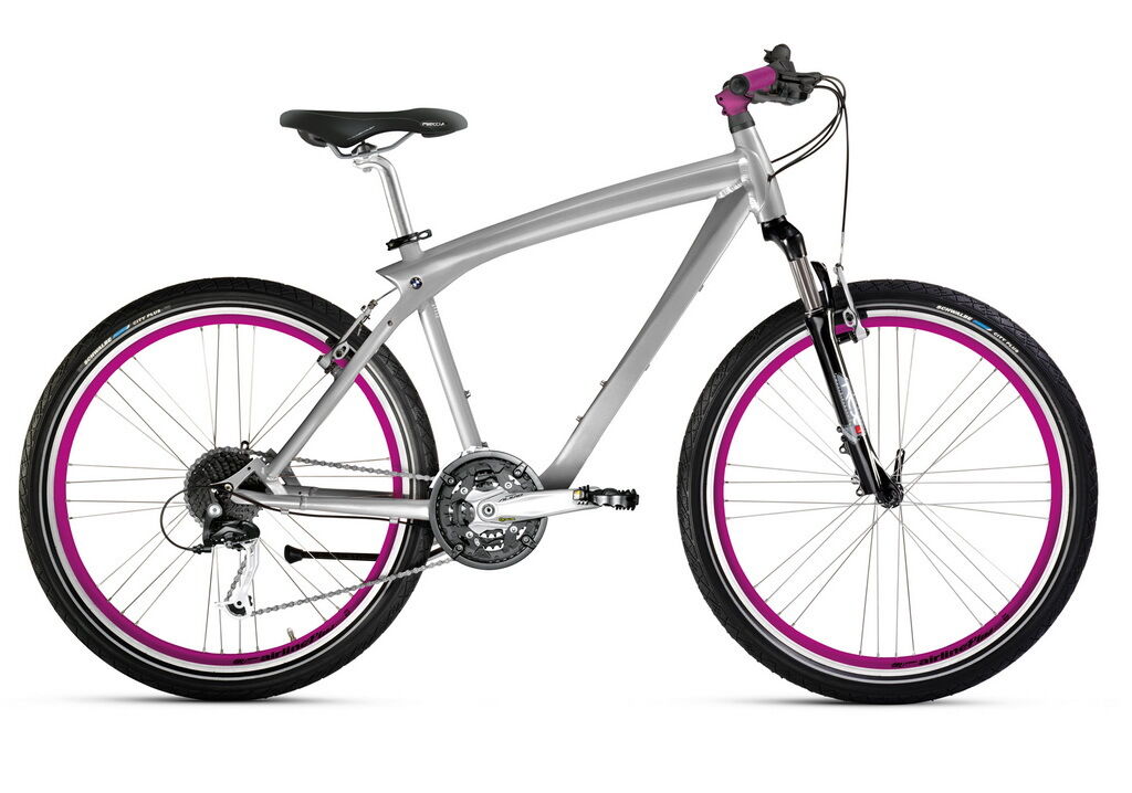 BMW открыла велосезон, представив новые велосипеды. Фото  