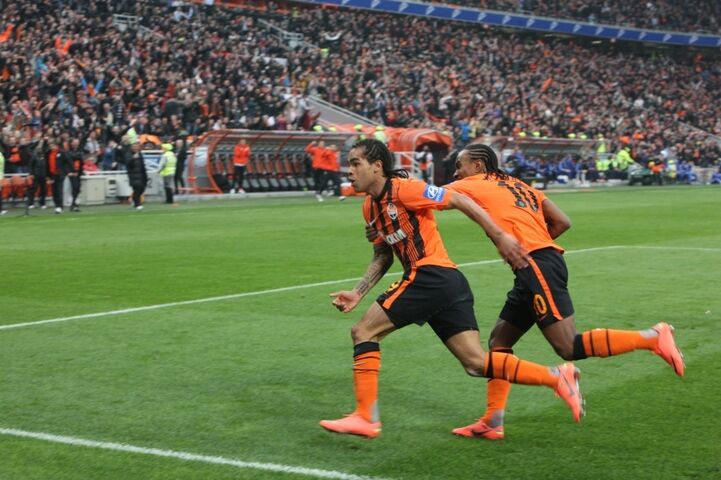 "Шахтер" - "Динамо": гладиаторы современности. Фото