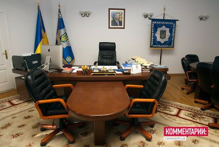 Таємниці кабінету Захарченко. Фото