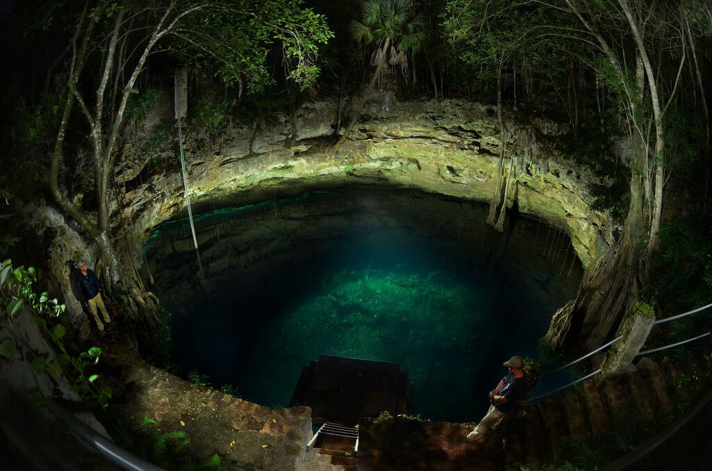Подводные пещеры. Фотограф Курт Боуэн