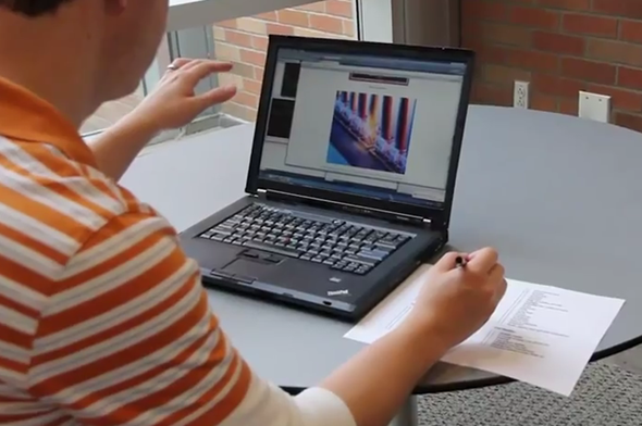 Компьютером можно управлять с помощью обычных аудиоколонок. Фото, видео  