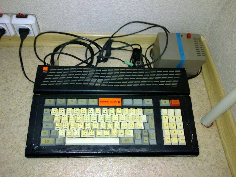 Мой первый компьютер – советский клон ZX Spectrum "Компаньон". Фото