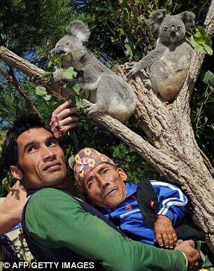 Самый маленький человек мира стал суперзвездой. Фото