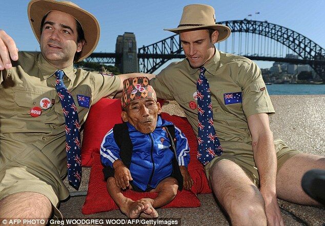 Самый маленький человек мира стал суперзвездой. Фото