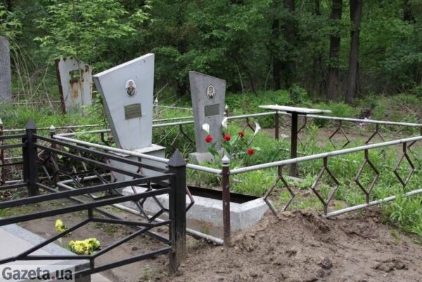 В Умані злодії розрили могилу ветерана, щоб вкрасти ордена