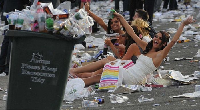 Британские "леди" напиваются по-черному. Фото