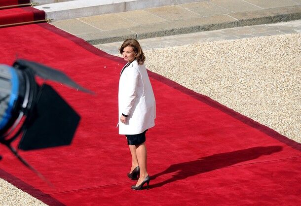 Новая первая леди Франции показала роскошные ножки. Фото